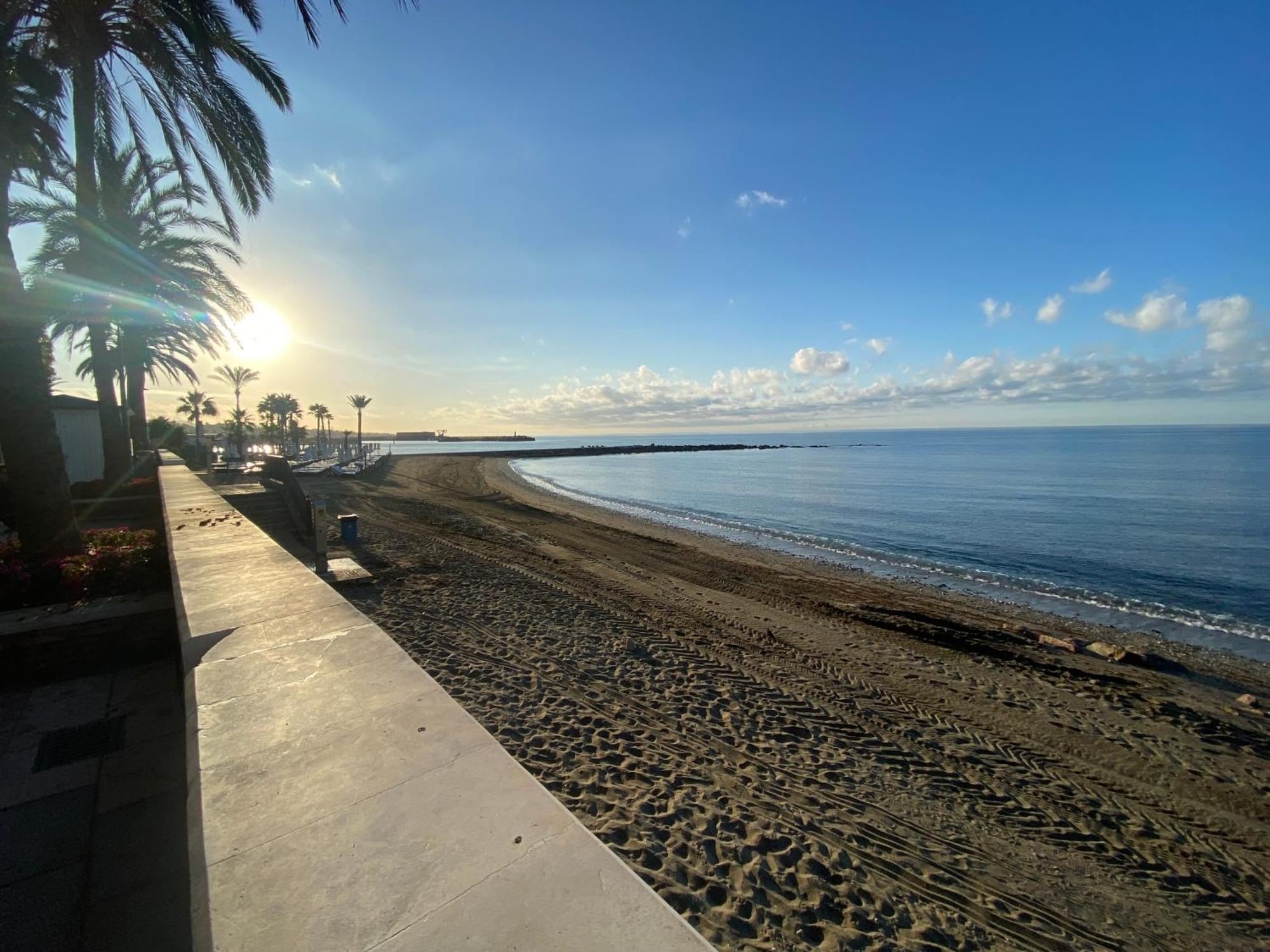 Beachfront Edificio Mayoral Primera Linea De Playa Y Centro Ciudad Con Barco Opcional Marbella