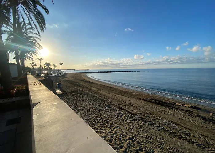 Marbella Beachfront Edificio Mayoral Primera Linea De Playa Y Centro Ciudad Con Barco Opcional