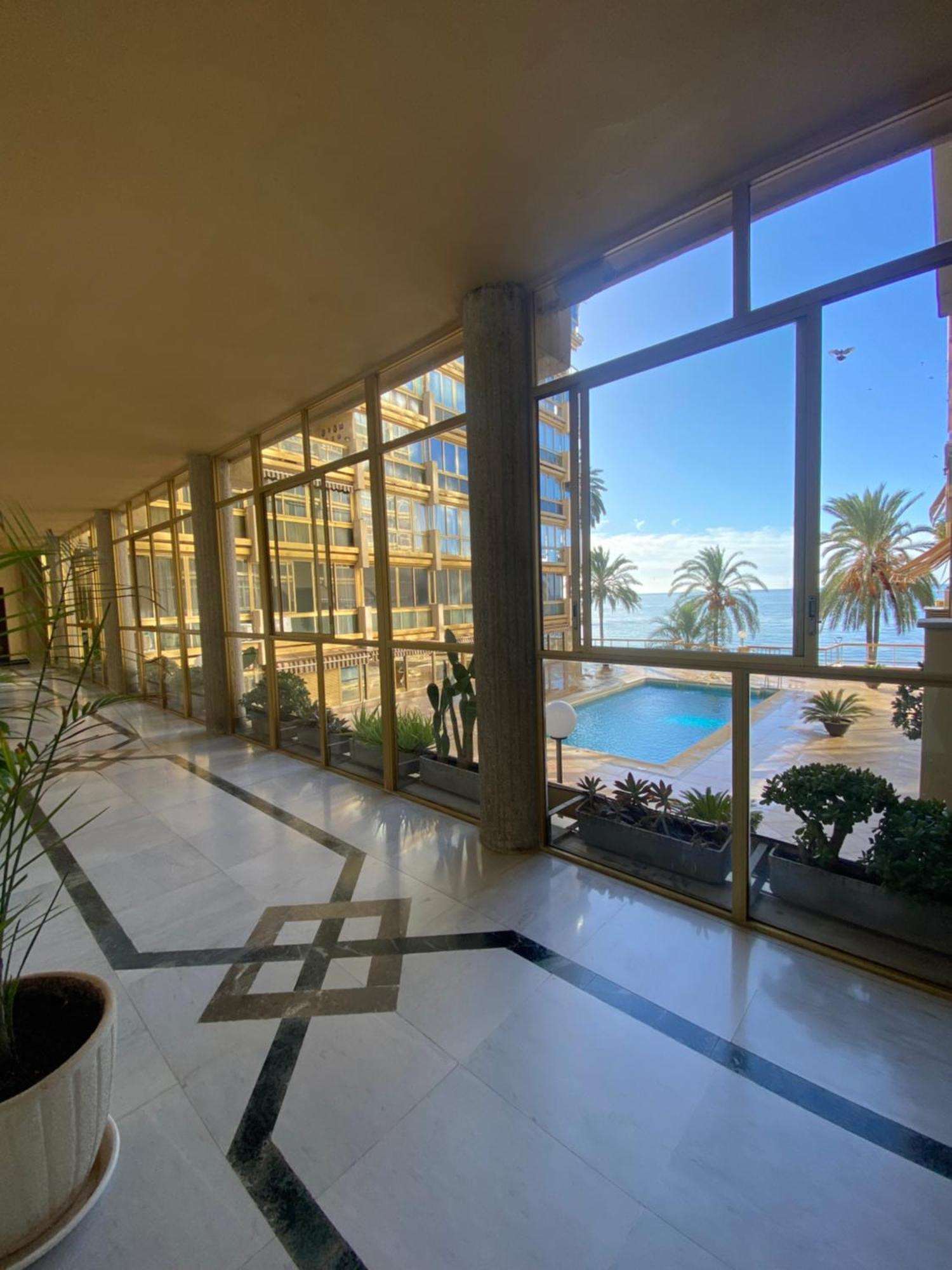 Beachfront Edificio Mayoral Primera Linea De Playa Y Centro Ciudad Con Barco Opcional Marbella